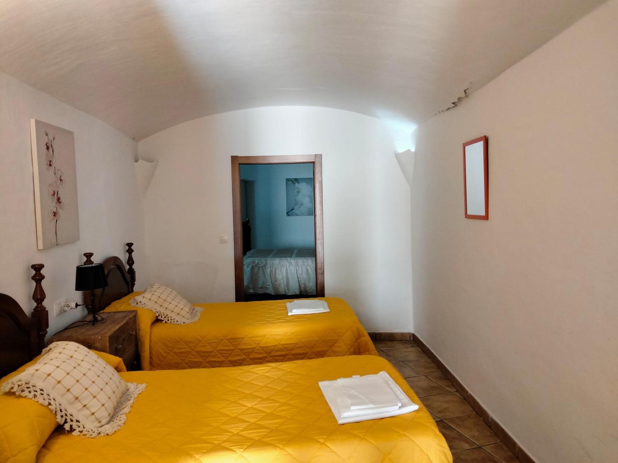 Cuevas del Campo Alojamiento Rural, Cueva De La Abuela מראה חיצוני תמונה