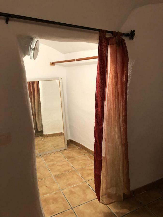 Cuevas del Campo Alojamiento Rural, Cueva De La Abuela מראה חיצוני תמונה