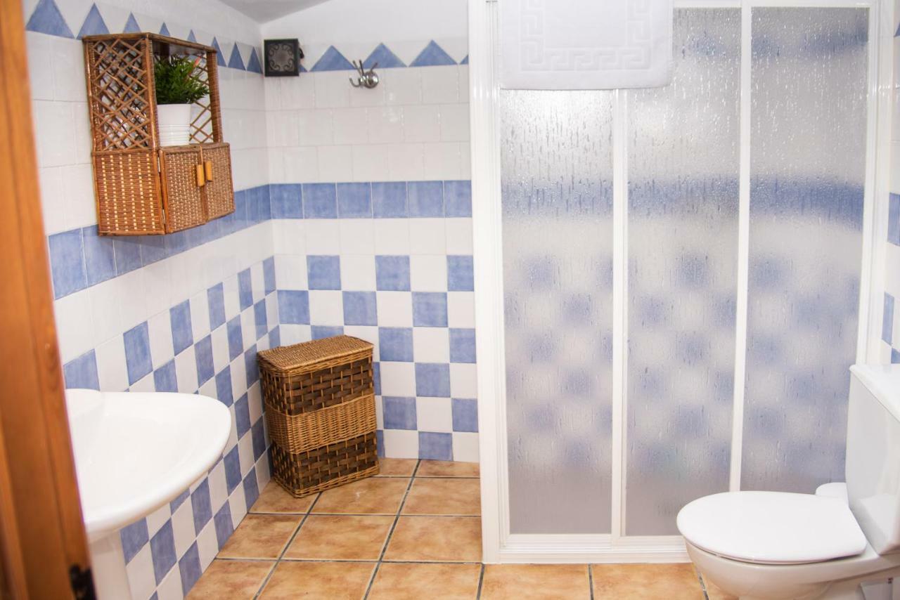 Cuevas del Campo Alojamiento Rural, Cueva De La Abuela מראה חיצוני תמונה